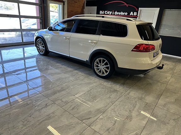 Volkswagen Passat Alltrack 4 of 22