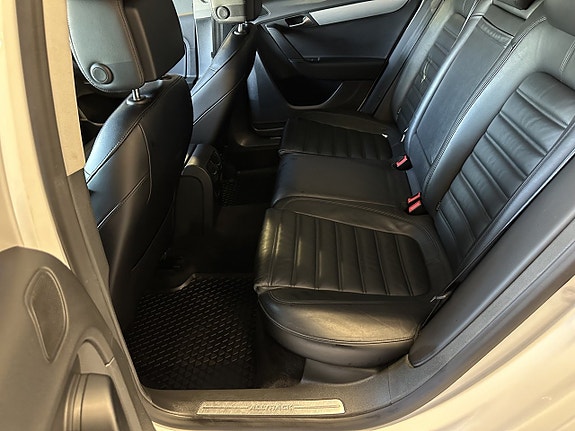 Volkswagen Passat Alltrack 20 of 22