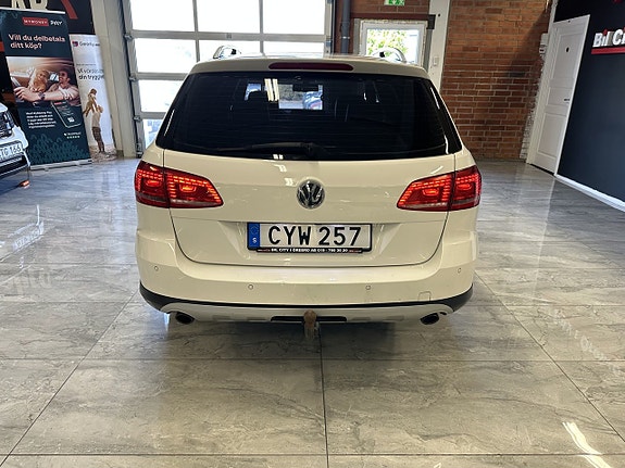 Volkswagen Passat Alltrack 15 of 22