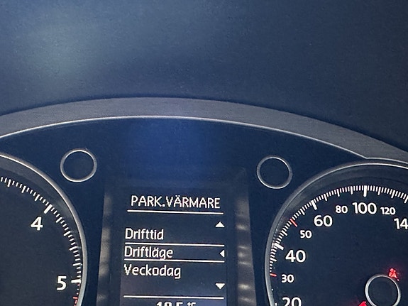 Volkswagen Passat Alltrack 11 of 22