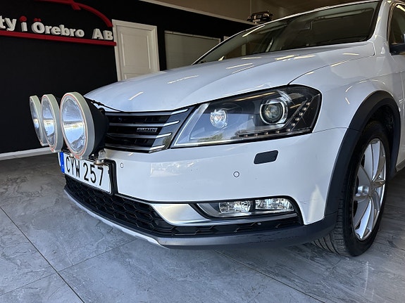Volkswagen Passat Alltrack 6 of 22