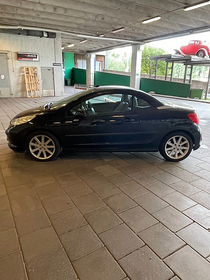 Peugeot 207 CC 2 of 6