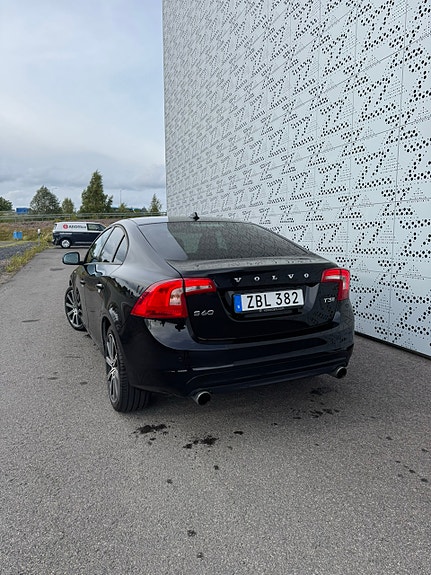 Volvo S60 6 of 12