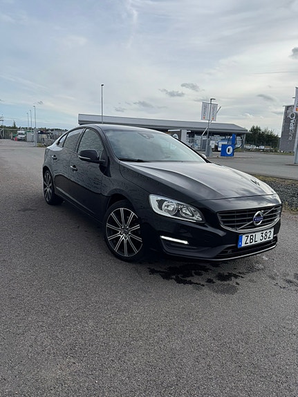 Volvo S60 8 of 12