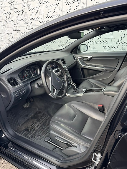 Volvo S60 10 of 12