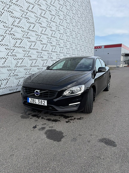 Volvo S60 4 of 12