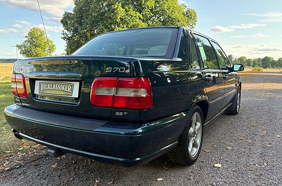 Volvo S70 2 of 6