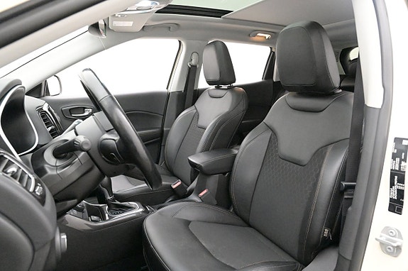 Jeep Compass 10 of 27
