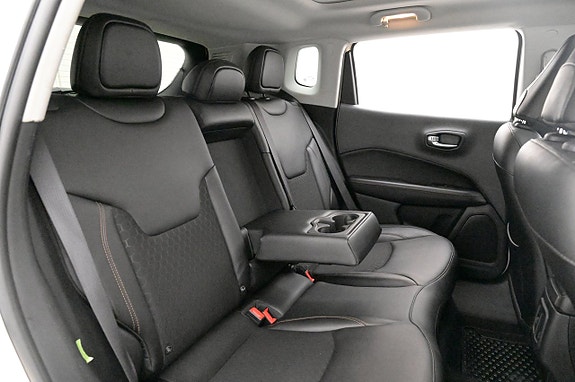 Jeep Compass 22 of 27