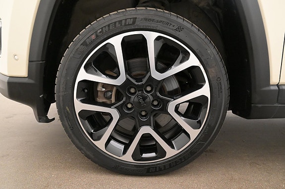 Jeep Compass 27 of 27