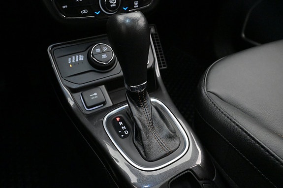 Jeep Compass 18 of 27