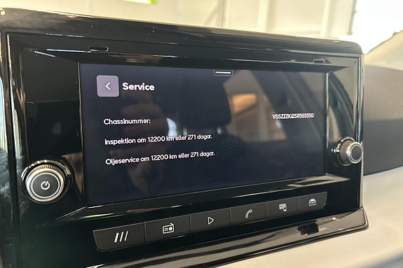 Seat Arona 24 of 27