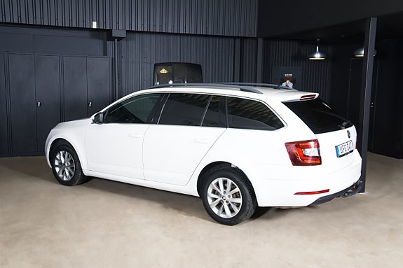 Skoda Octavia 5 of 15