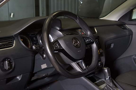 Skoda Octavia 9 of 15
