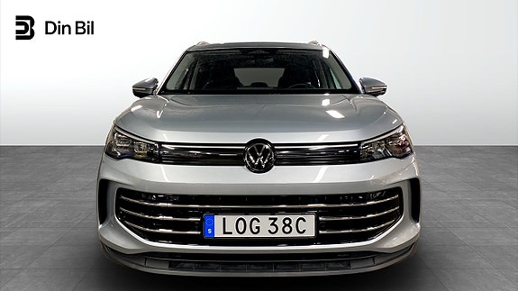 Volkswagen Tiguan 4 of 12