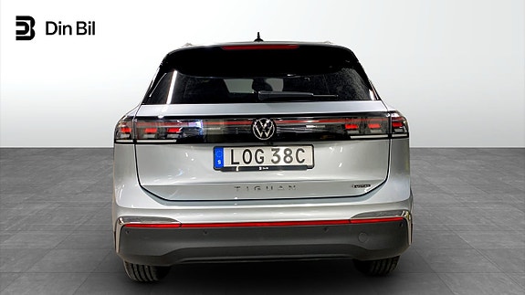 Volkswagen Tiguan 5 of 12