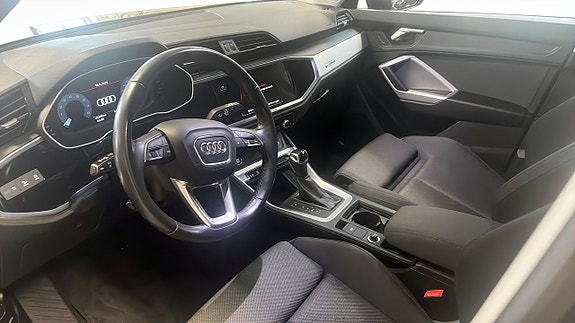 Audi Q3 7 of 12
