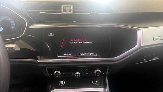 Audi Q3 9 of 12