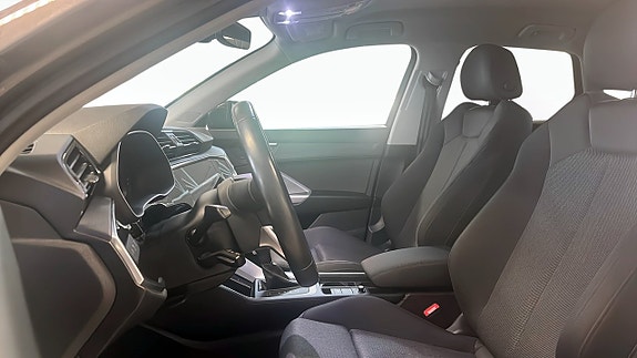 Audi Q3 8 of 12