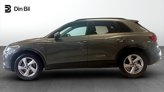 Audi Q3 2 of 12