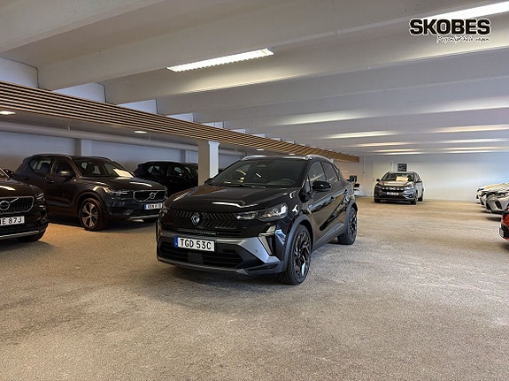 Renault Captur 3 of 21