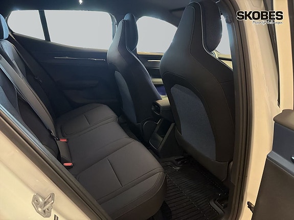 Volvo EX30 11 of 24