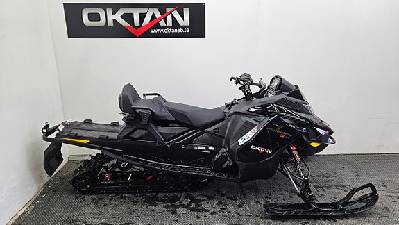 Ski-Doo Renegade XRS 850 E-TEC 4 of 6
