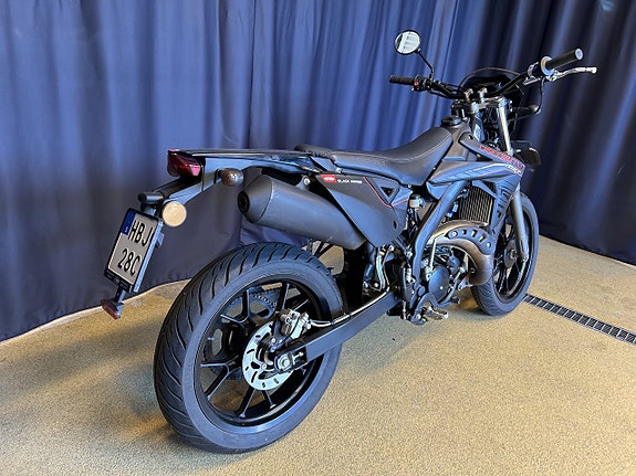 Rieju MRT Supermotard Black Edition LOW Rider 3 of 5
