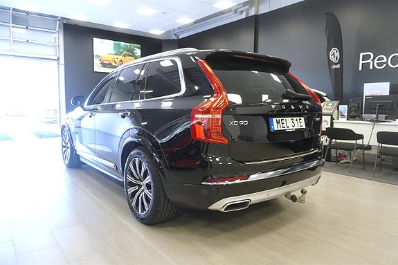 Volvo XC90 4 of 30