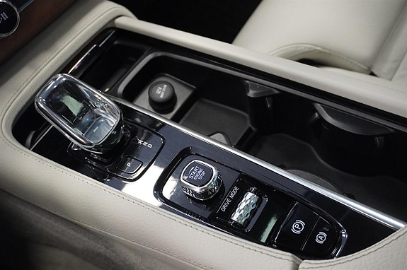 Volvo XC90 29 of 30