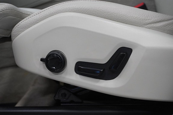 Volvo XC90 12 of 30