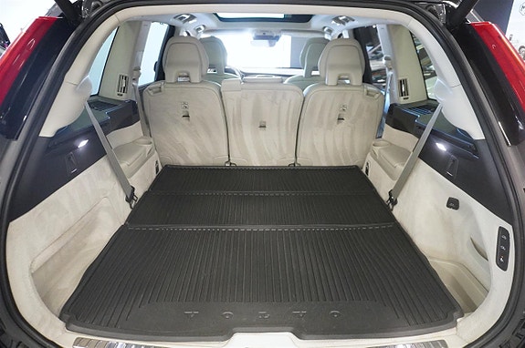 Volvo XC90 6 of 30