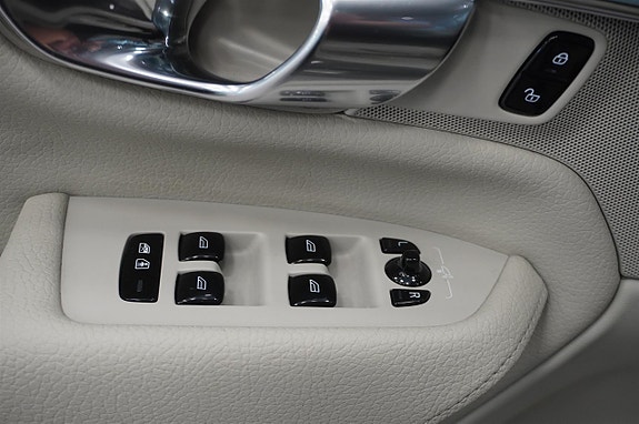 Volvo XC90 16 of 30