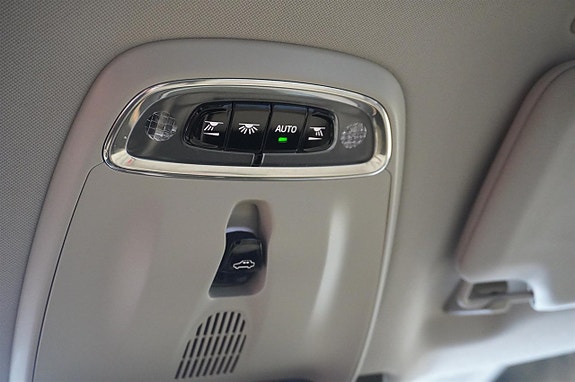 Volvo XC90 30 of 30
