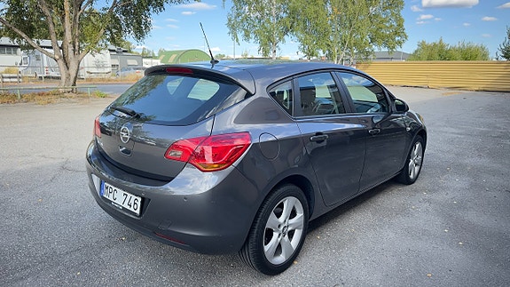 Opel Astra 3 of 14