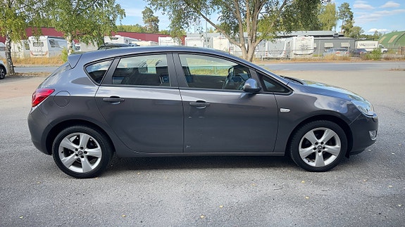 Opel Astra 13 of 14