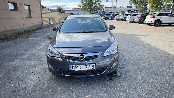 Opel Astra 10 of 14