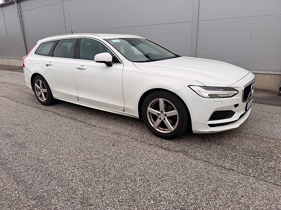 Volvo V90 2 of 21
