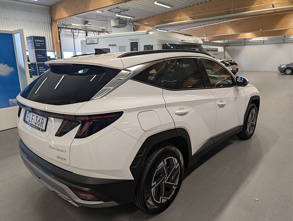 Hyundai Tucson 2 of 10
