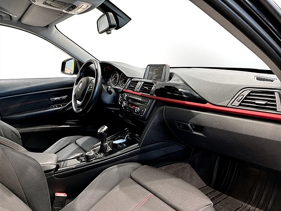 BMW 328i 14 of 19