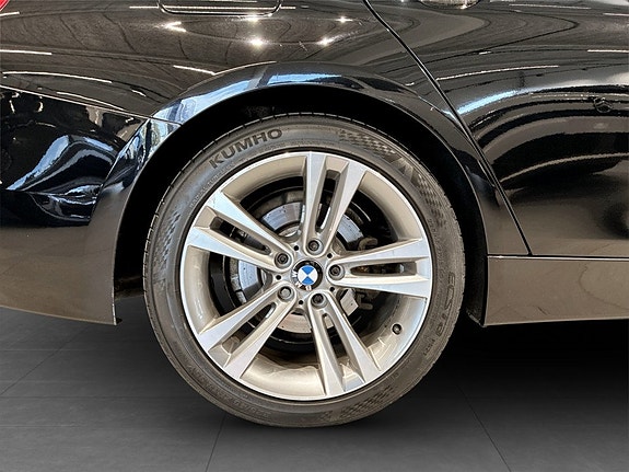 BMW 328i 17 of 19