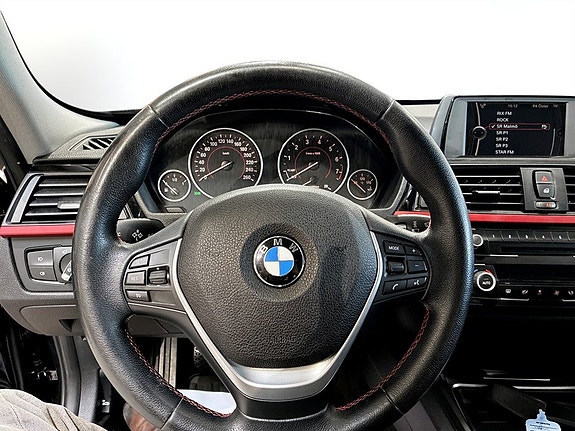 BMW 328i 7 of 19