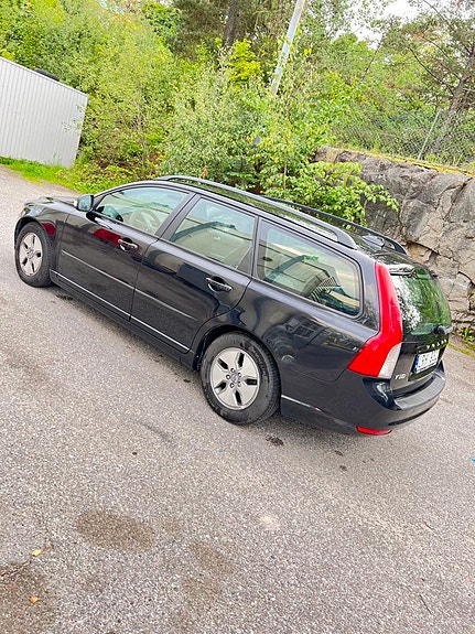 Volvo V50 2 of 6