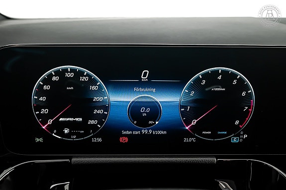 Mercedes-Benz GLA35 8 of 11