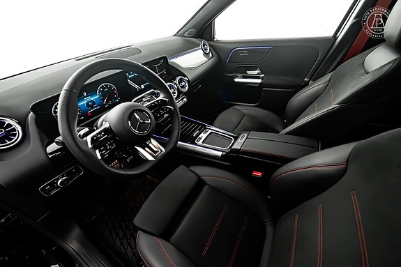 Mercedes-Benz GLA35 5 of 11