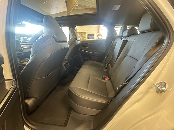 Subaru E-Outback 7 of 16