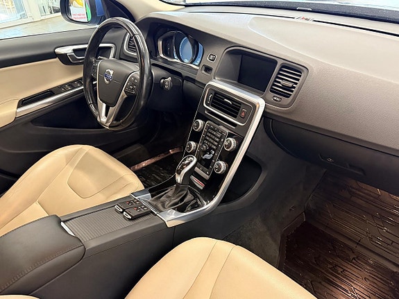 Volvo V60 12 of 22