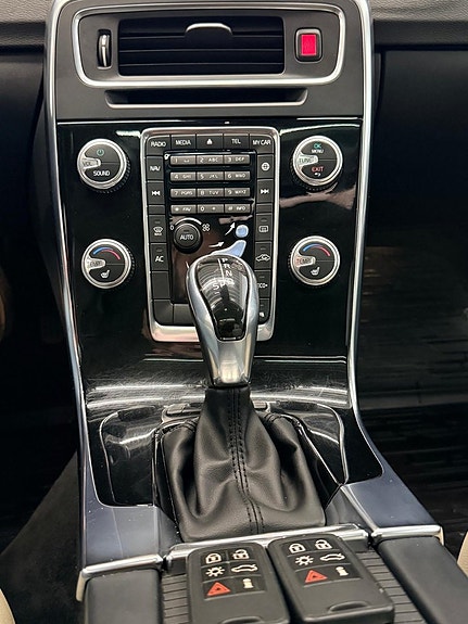 Volvo V60 7 of 22
