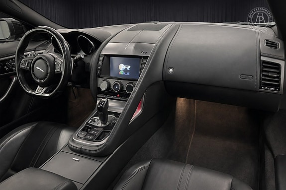 Jaguar F-TYPE 8 of 10