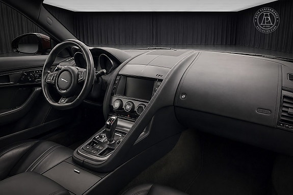 Jaguar F-TYPE 7 of 10